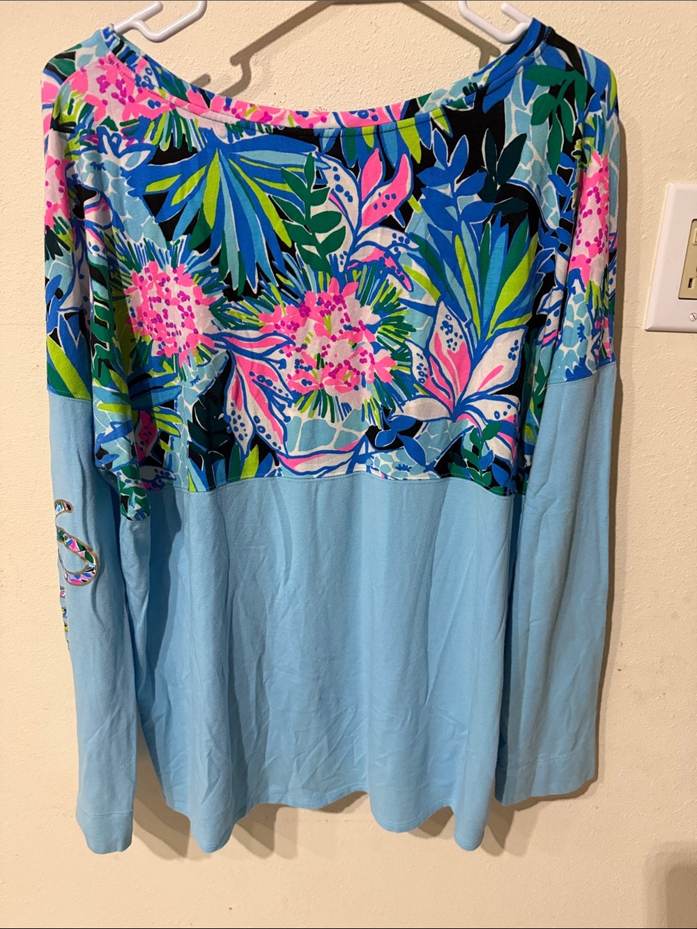 Lilly Pulitzer Finn Top Blue Tropical Floral Panel Long Sleeve Tee - Picture 6 of 6